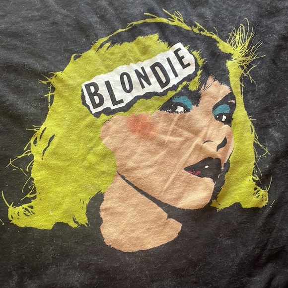 Off shoulder Blondie shirt - Picture 3 of 4